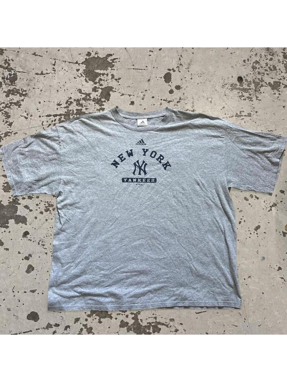 Mens Vintage 2005 Gray Adidas New York Yankees tee Size XXLT